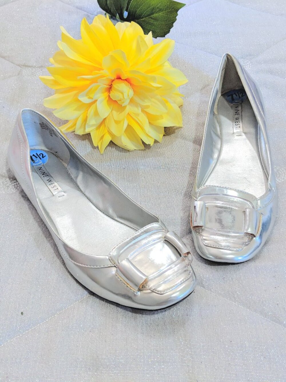 NINE WEST Metallic Silver Flat Shoes Sz 7.5M